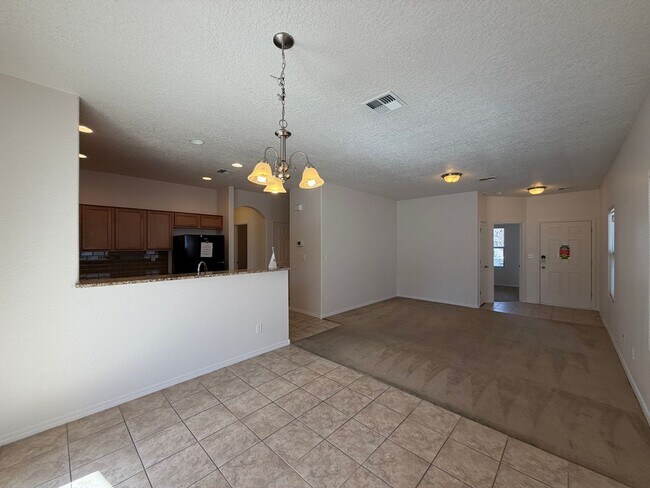 Building Photo - 3 Bedroom Single Story Home Near Unser Blvd NW & Paradise Blvd NW!