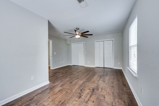 Building Photo - Welcome home to this stunning home in the great Sylvan Heights neighborhood!