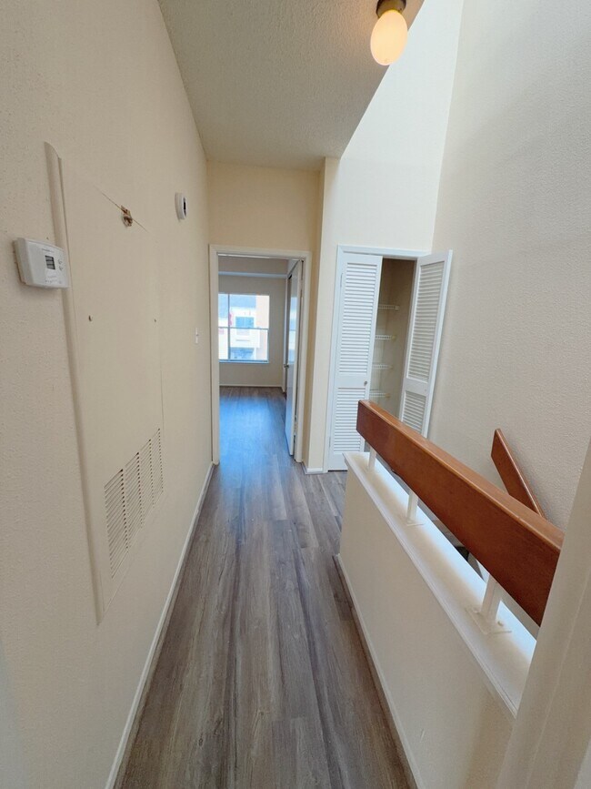 Building Photo - 7900 Bissonnet St