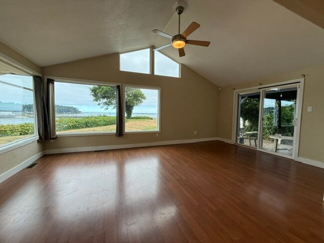 Building Photo - 91251 Cape Arago Hwy