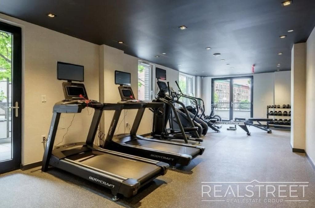 Building Photo - Bedford Avenue