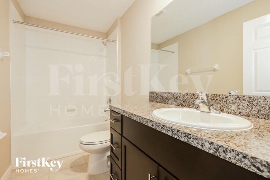 Building Photo - 10512 Strawberry Tetra Dr