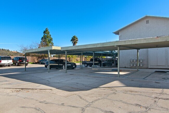 Building Photo - "Coming Soon" Upper floor 1 bedroom in quiet neighborhood with parking, AC - close to San Diego