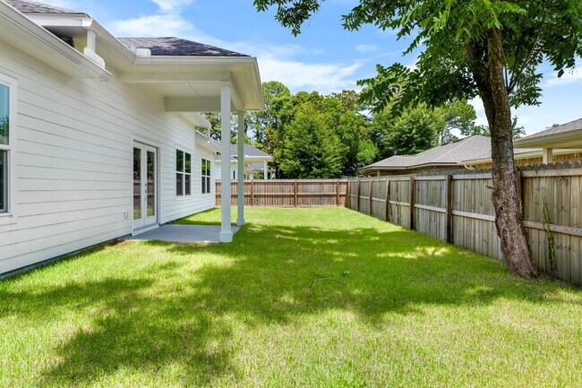 Building Photo - 5 Romana Ln