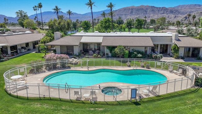 Building Photo - 24 Columbia Dr