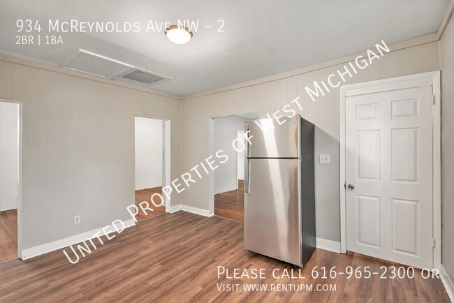 Building Photo - Available Now | 2 Bed 1 Bath Apartment in ...