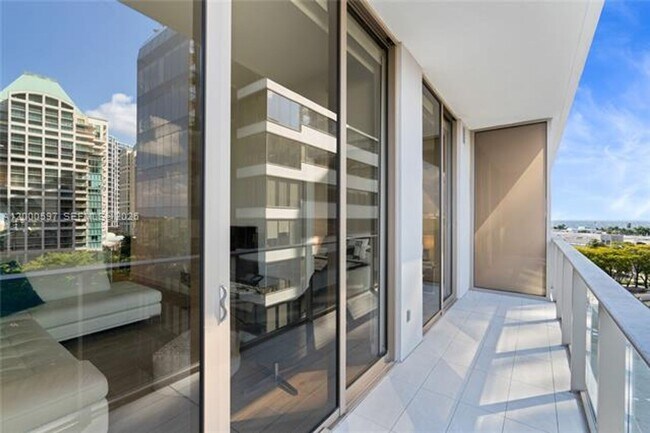 Building Photo - 2678 Tigertail Ave