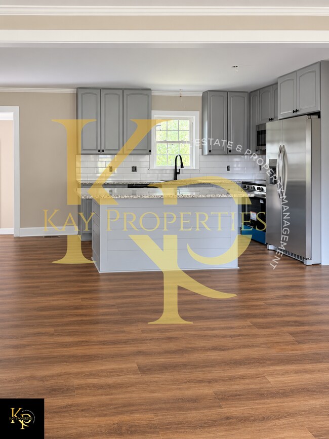 Building Photo - 2034 E Azalea Dr