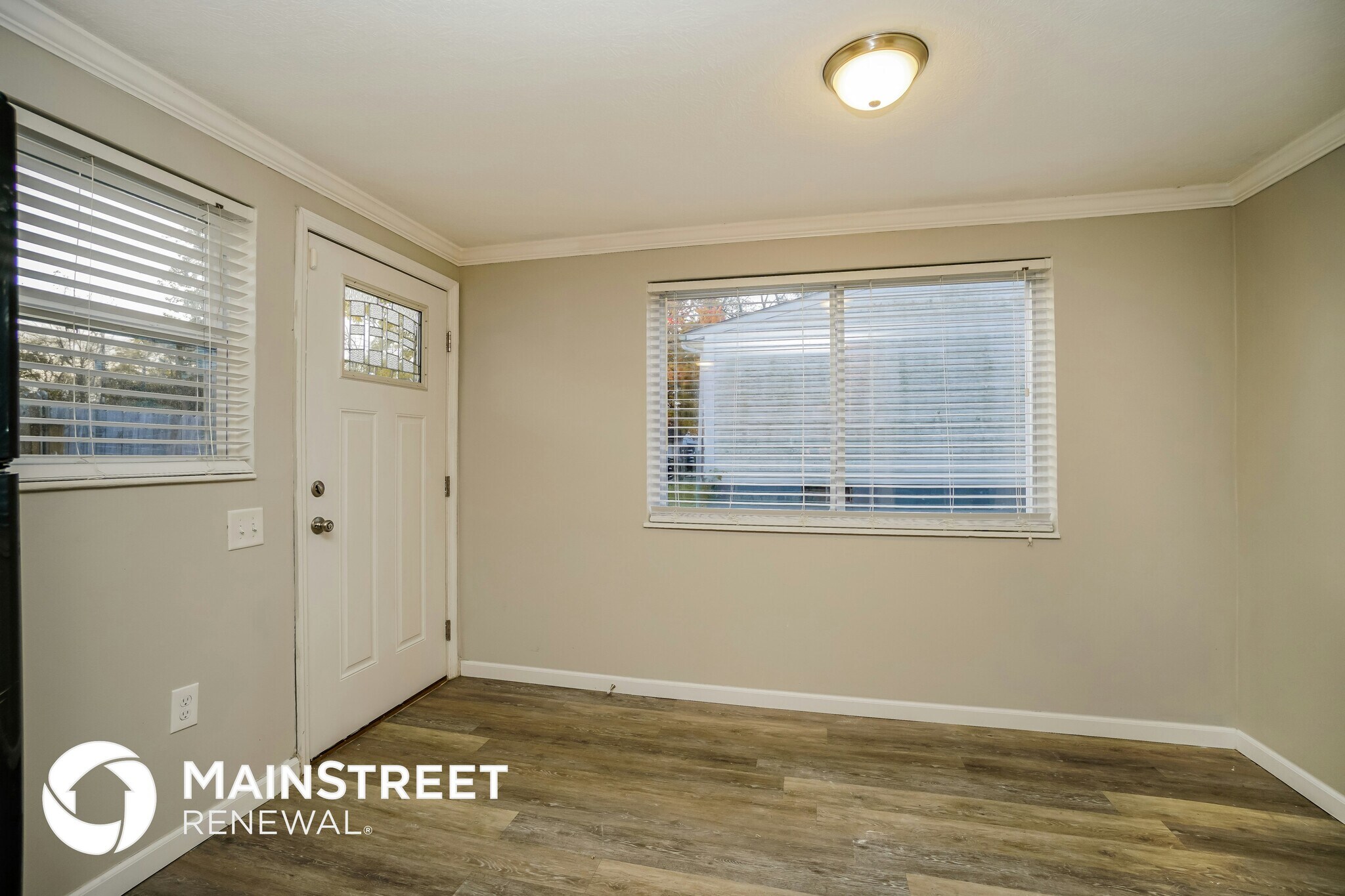 Building Photo - 2258 Majestic Dr W