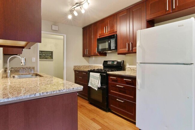 Building Photo - 1500 60th Ave