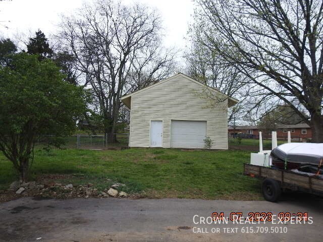 Building Photo - 2406 Mansker Drive