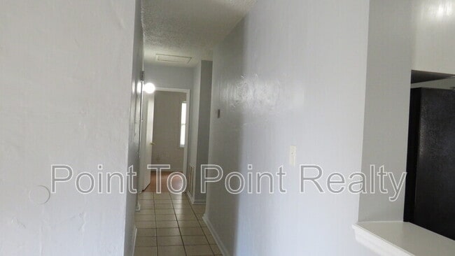 Building Photo - 5347 Baycrest Rd