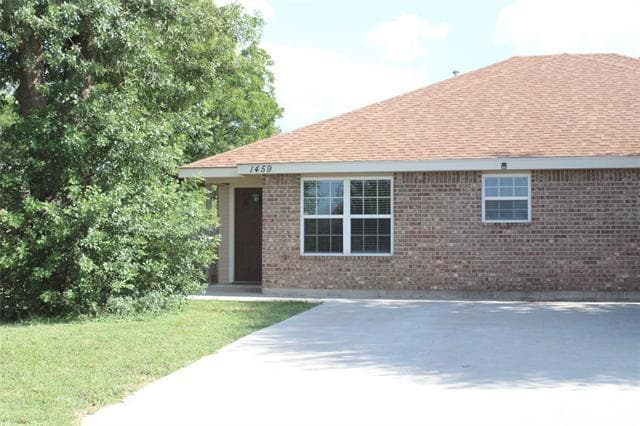 Building Photo - 1457 Yeomans Rd