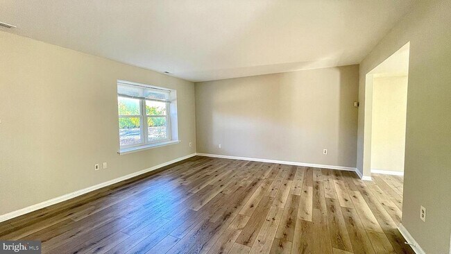 Building Photo - 52 Jacamar Dr