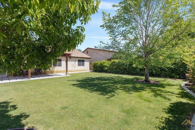 Building Photo - Northwest Home!