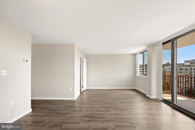 Building Photo - 5353 Columbia Pike