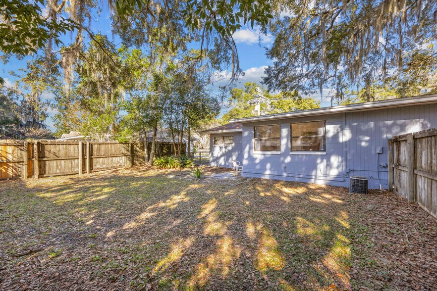 Building Photo - 735 SE 4th Ave