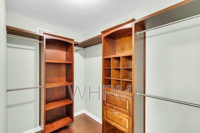 Building Photo - 3821 Sentinel Dr