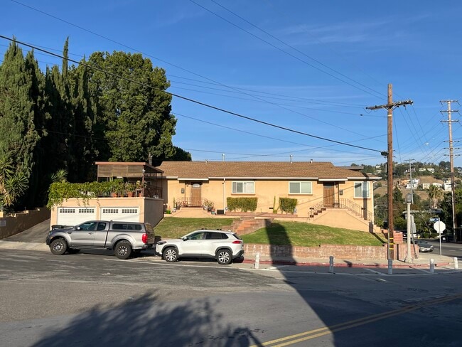 Building Photo - 3600 Roderick Rd