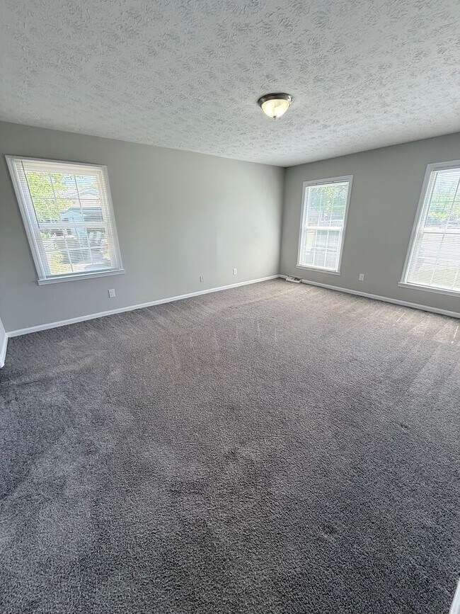 Building Photo - 3-bedroom, 2 full bath duplex in the desirable Lansdowne area