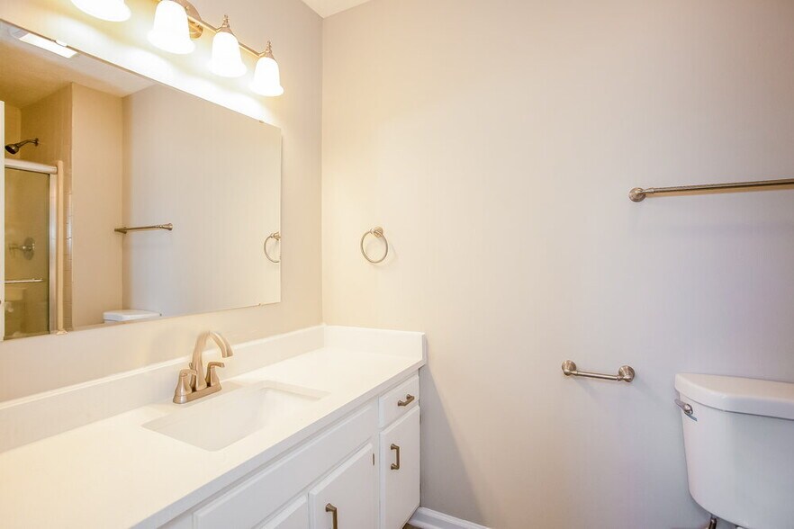 Building Photo - 5945 Terrytown Pkwy