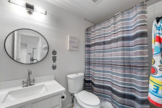 Building Photo - 17142 Carshalton Ct