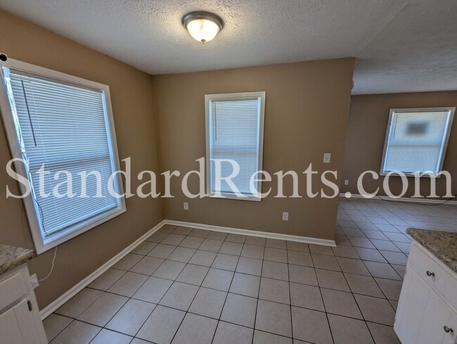 Building Photo - 2294 San Fernando Pl