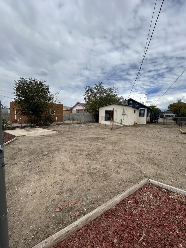 Building Photo - 1311 Edith Blvd SE