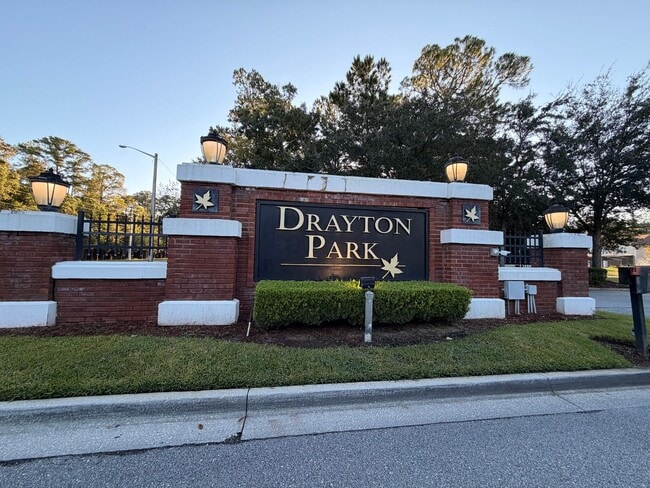 Building Photo - 2/2.5 Townhome in Drayton Park!