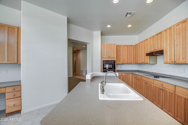 Building Photo - 7910 E Cholla St