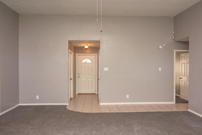 Building Photo - 12110 Swan Creek Dr