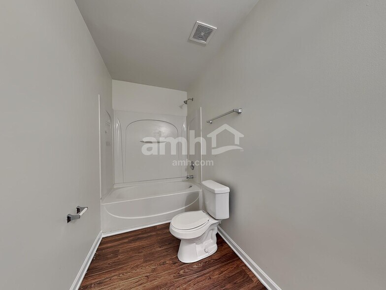 Building Photo - 201 Flanders Dr