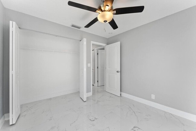 Building Photo - 3910 N 147 Ave