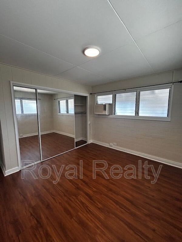 Building Photo - 1380 Uila St