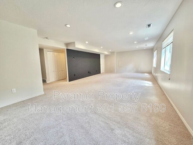 Building Photo - 2128 S 2060 E
