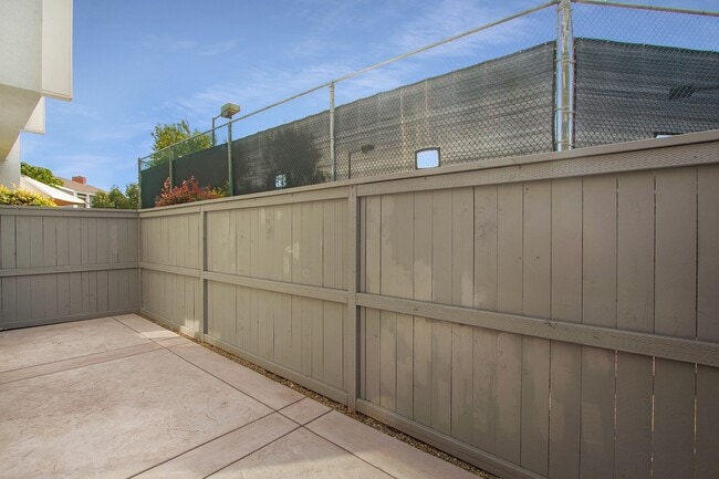 Building Photo - Renovated Townhome | Amazing South Coast Metro Costa Mesa Location