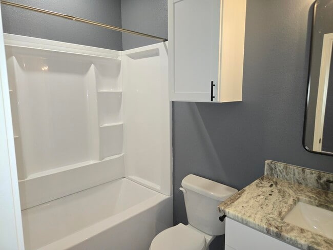 Building Photo - 409 S Steen Dr