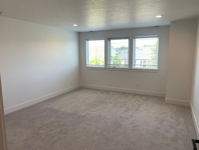 Building Photo - Newer Star Single Family Home!!!
