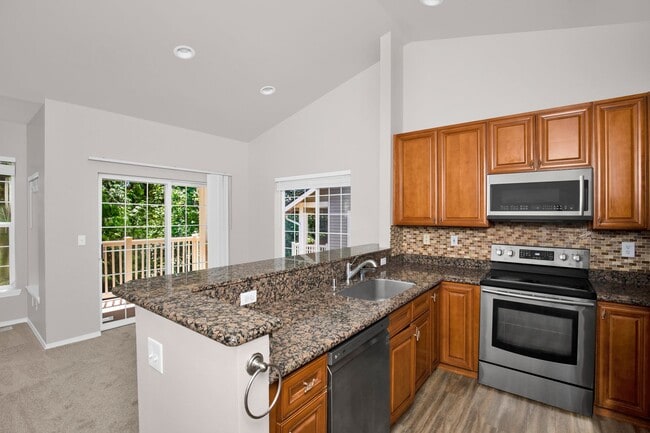 Building Photo - 3 Bedroom 2.5 Bath Redmond Townhouse