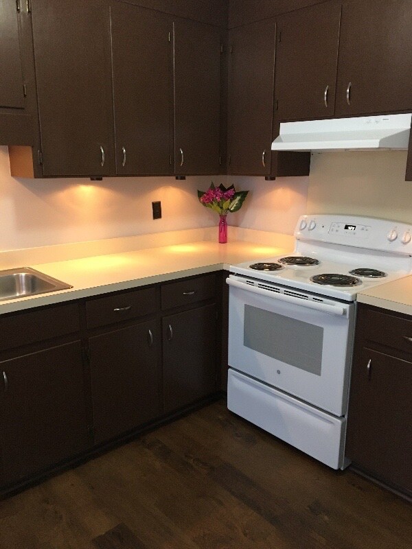 Building Photo - 3201 Crestwood Dr