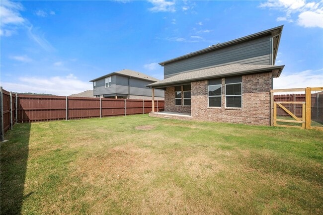 Building Photo - 3844 Pinecrest St
