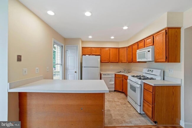 Building Photo - 6138 Joust Ln