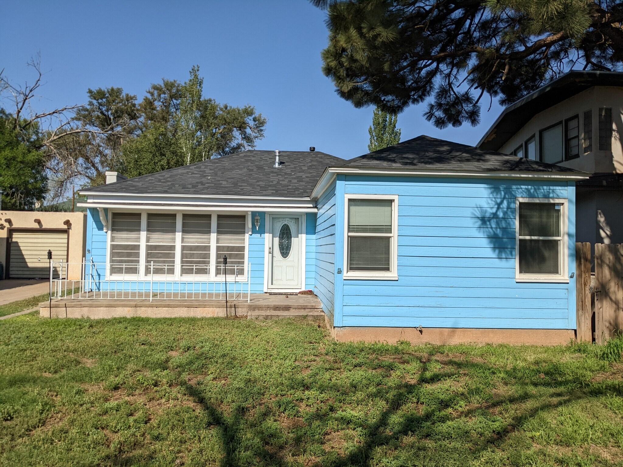 Building Photo - 1428 Axtell St