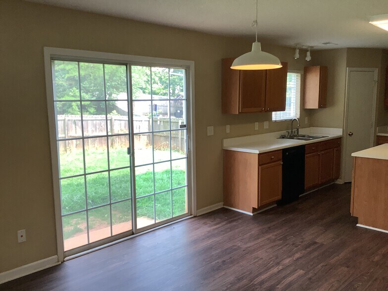 Building Photo - 5710 Waterpoint Dr