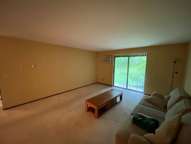 Building Photo - SHI RENTAL