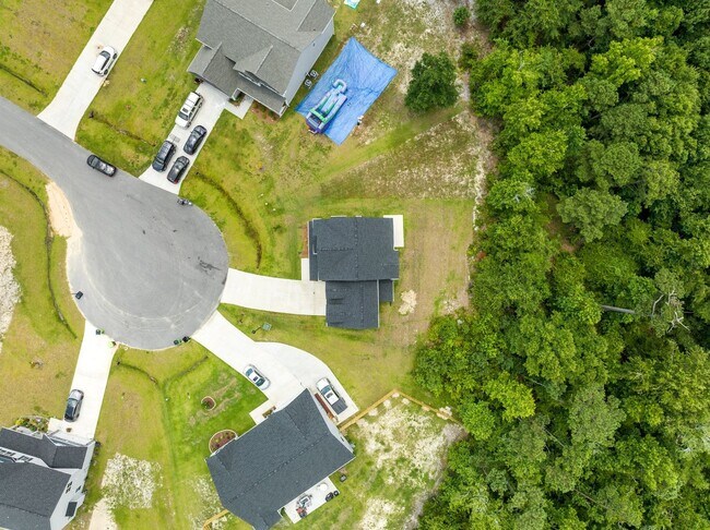 Building Photo - 215 Purple Martin Dr