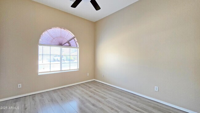 Building Photo - 13586 W Monte Vista Rd