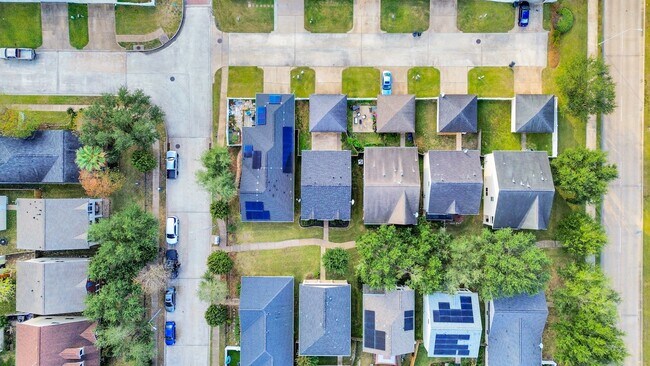 Building Photo - 1536 Kew Garden Dr