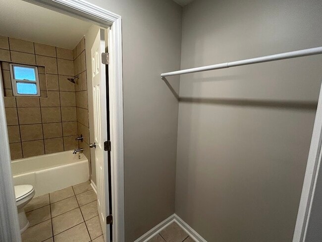 Building Photo - 4004 Mc Vay St SW