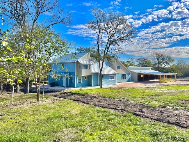 Primary Photo - Private Modern Ranch House on 5 Acres East...